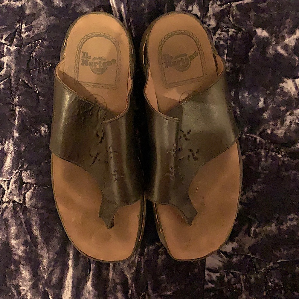 Vintage Dr. Marten black thong sandals, size US 9